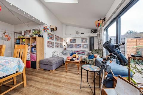 undefined, Beech Avenue, Brentford, TW8