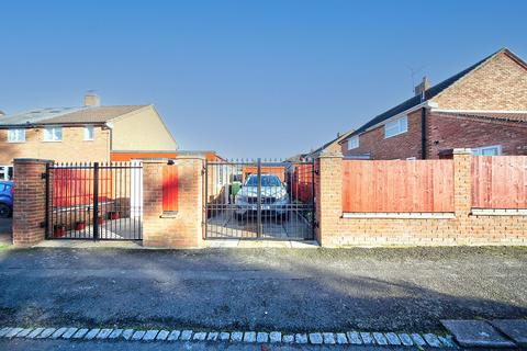 undefined, Lyneham Road, Luton