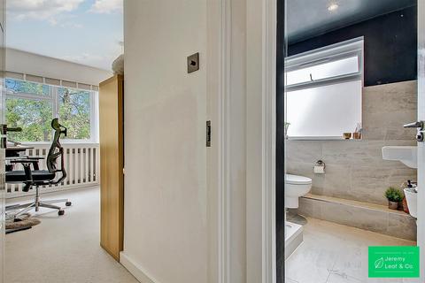 undefined, Woodside Park Road, London
