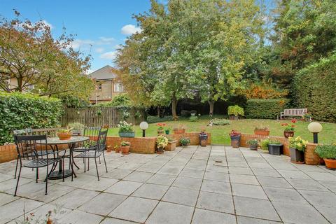 2 bedroom retirement property for sale, Friern Barnet Lane, London