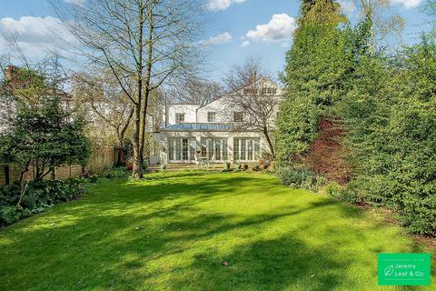 undefined, Fortis Green, London