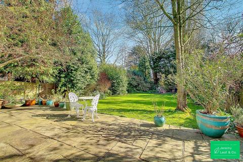 undefined, Fortis Green, London