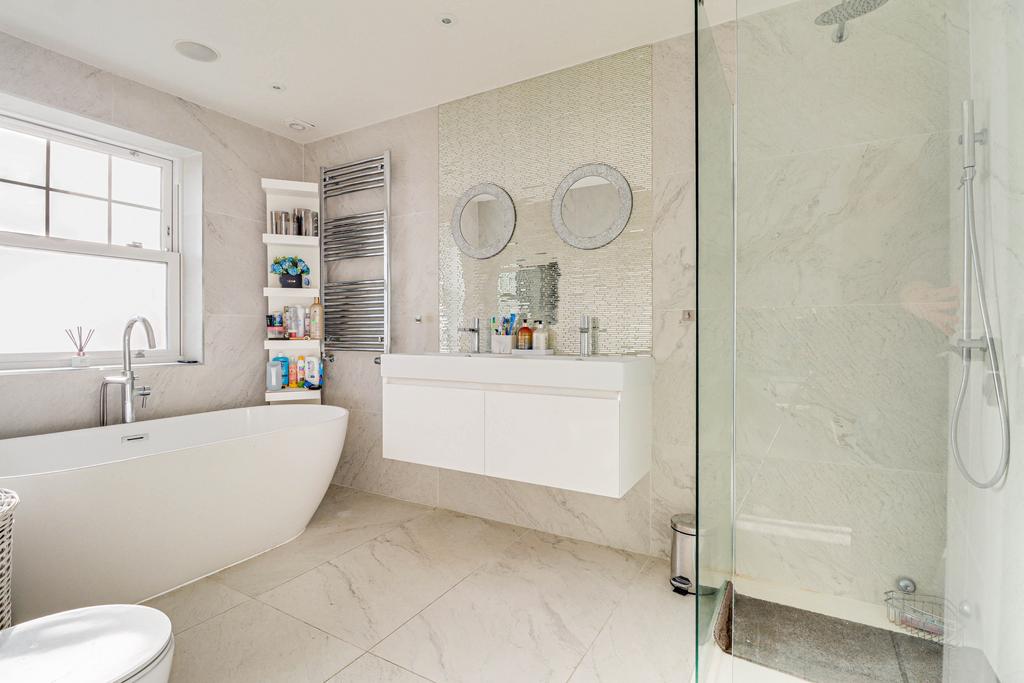 Ensuite to Principal