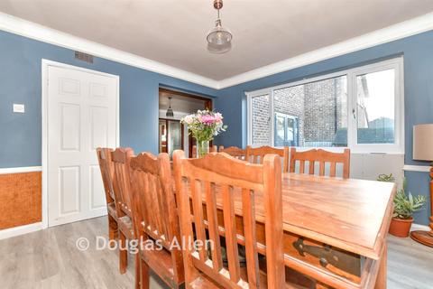 4 bedroom detached house for sale, Silver Way, Wickford, Essex