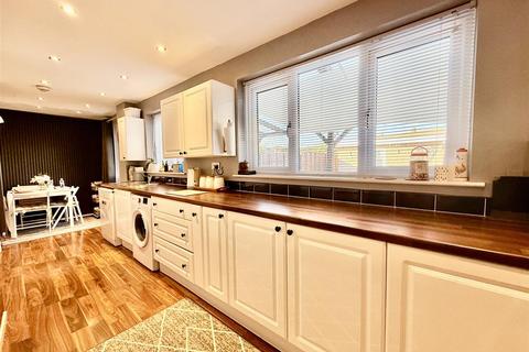 3 bedroom house for sale, Cranmore Avenue, Swindon