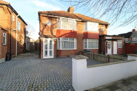 3 bedroom semi-detached house to rent, Broomgrove Gardens, Edgware, HA8