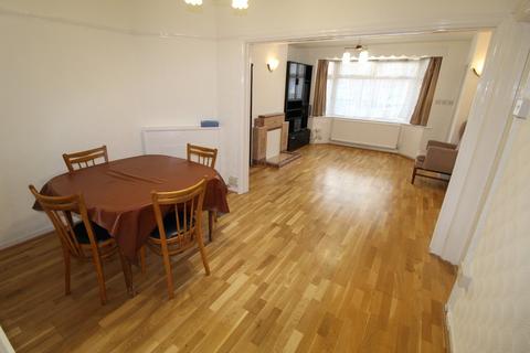 3 bedroom semi-detached house to rent, Broomgrove Gardens, Edgware, HA8