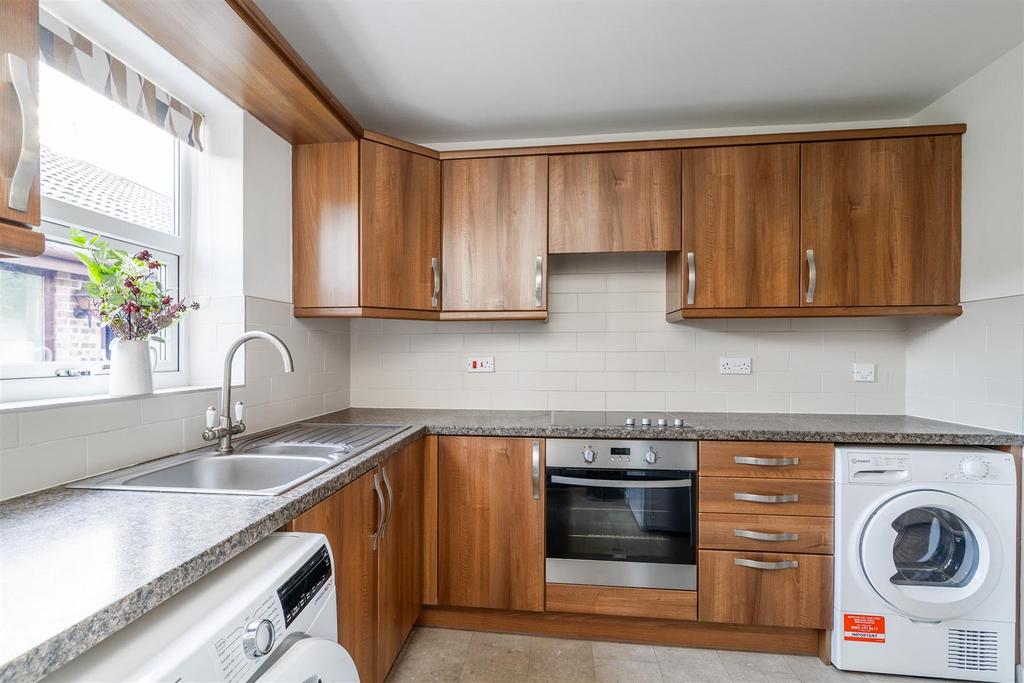 19 Hartlebury Close 4.jpg