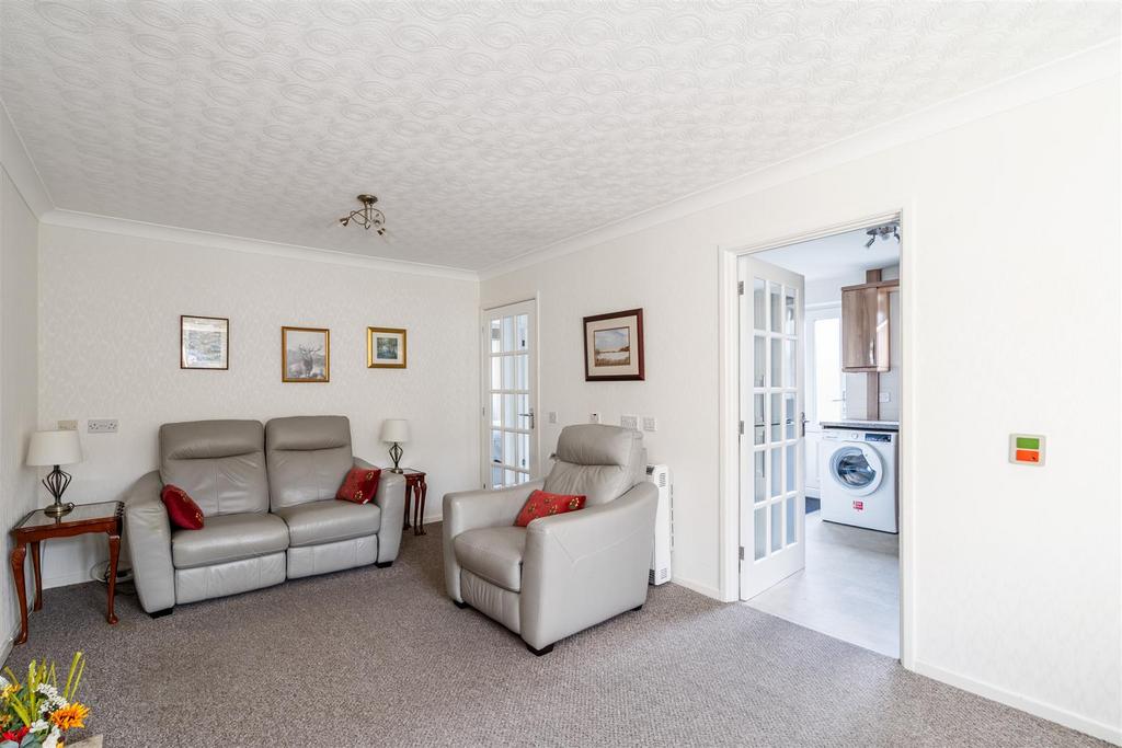 19 Hartlebury Close 3.jpg