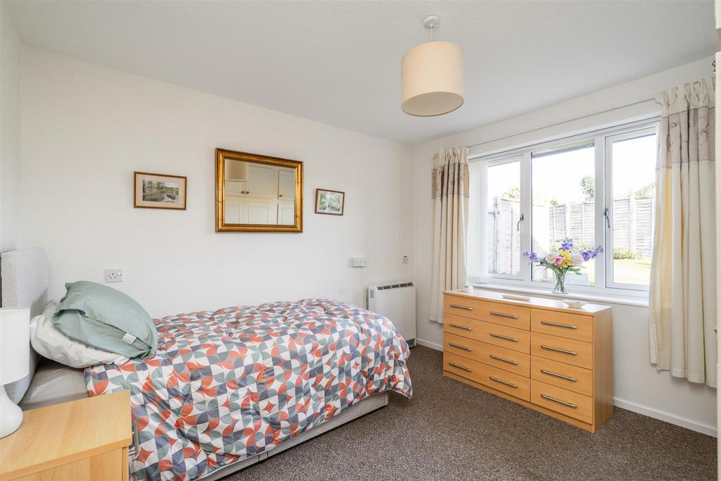 19 Hartlebury Close 6.jpg
