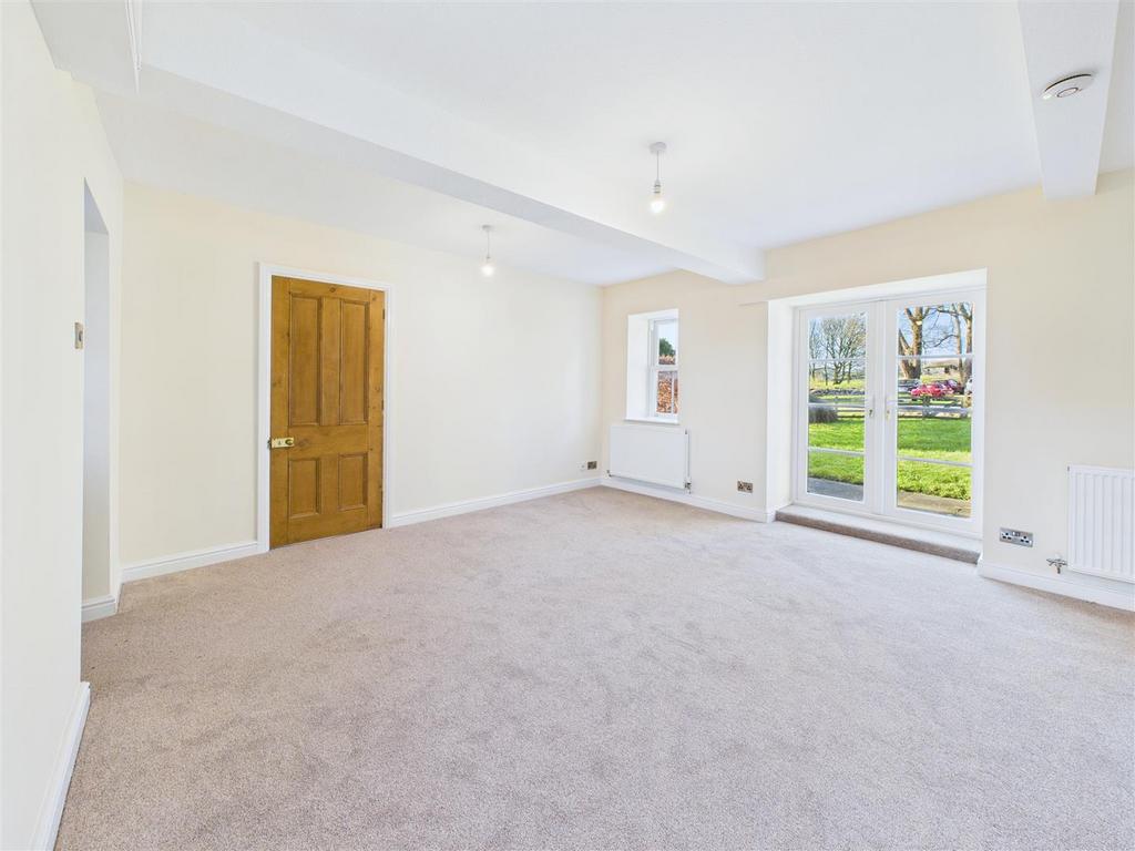 CAM04279 G0-PR0259-STILL011.jpg