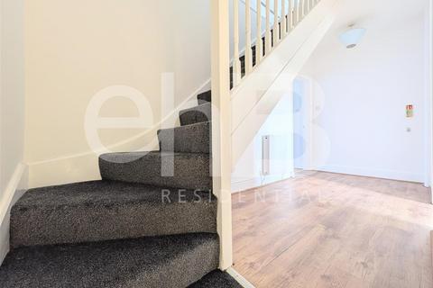 2 bedroom apartment to rent, Emscote Road, Warwick