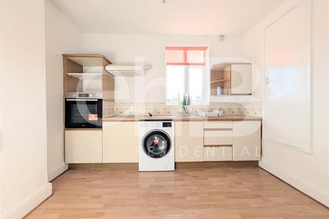 2 bedroom apartment to rent, Emscote Road, Warwick