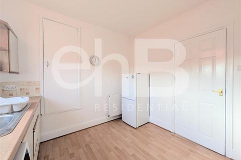 2 bedroom apartment to rent, Emscote Road, Warwick