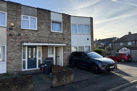 3 bedroom end of terrace house for sale, Bethany Waye, Bedfont