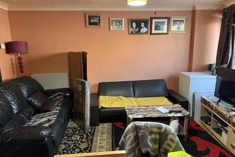 3 bedroom end of terrace house for sale, Bethany Waye, Bedfont