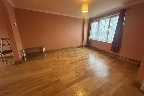 3 bedroom end of terrace house for sale, Bethany Waye, Bedfont