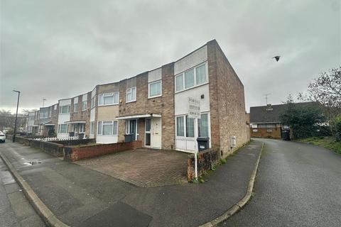 Bethany Waye, Bedfont