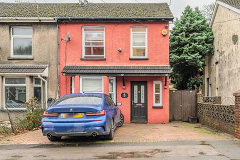 3 bedroom semi-detached house for sale, West End Avenue, Pontypool NP4