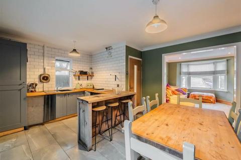 3 bedroom semi-detached house for sale, West End Avenue, Pontypool NP4