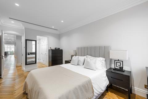 2 bedroom flat to rent, Pall Mall, London SW1Y