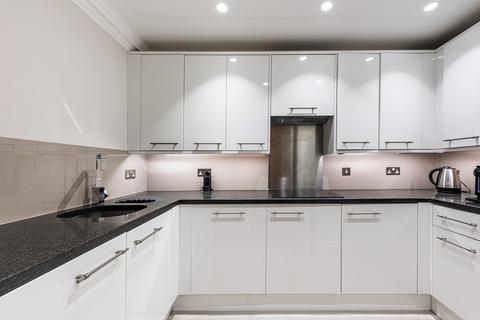 2 bedroom flat to rent, Pall Mall, London SW1Y