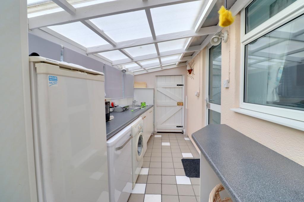 Utility/lean to