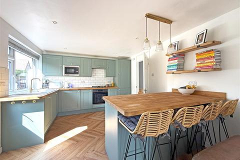 5 bedroom detached house for sale, Church Road, Dorrington, Shrewsbury