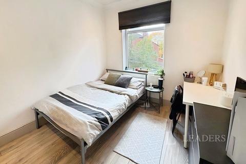 5 bedroom terraced house to rent, Slade Lane, Manchester, M19