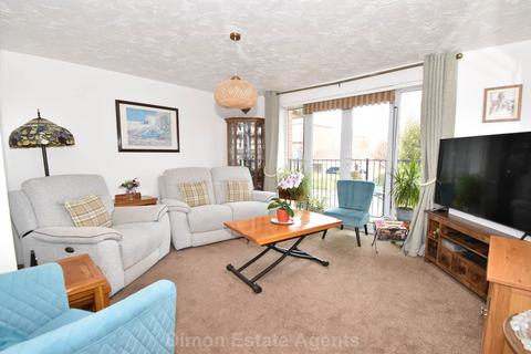 2 bedroom flat for sale, Kensington Court, Heritage Way, Gosport