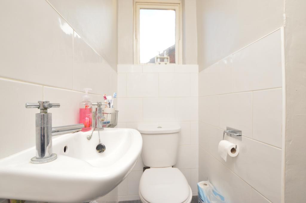 Bathroom (V1)