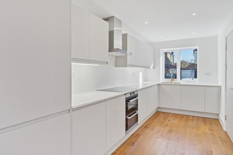 4 bedroom semi-detached house for sale, Elm Close, North Harrow, HA2