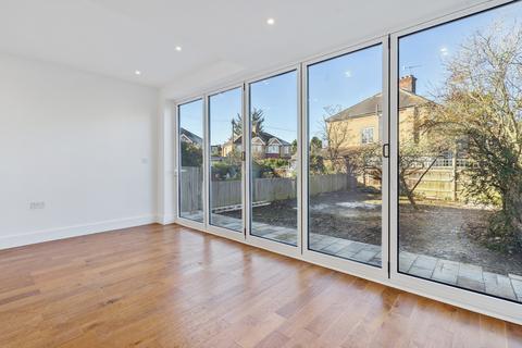 4 bedroom semi-detached house for sale, Elm Close, North Harrow, HA2