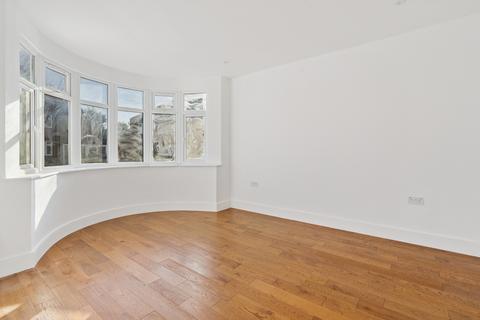 4 bedroom semi-detached house for sale, Elm Close, North Harrow, HA2