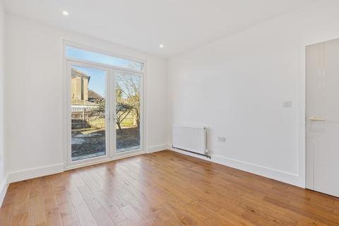 4 bedroom semi-detached house for sale, Elm Close, North Harrow, HA2