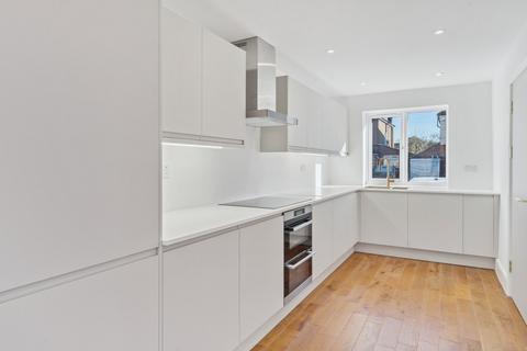 4 bedroom semi-detached house for sale, Elm Close, North Harrow, HA2