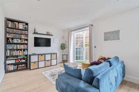 3 bedroom apartment for sale, Alexandra Drive, Surbiton