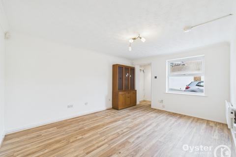 2 bedroom apartment to rent, Goresbrook Road, Dagenham, RM9