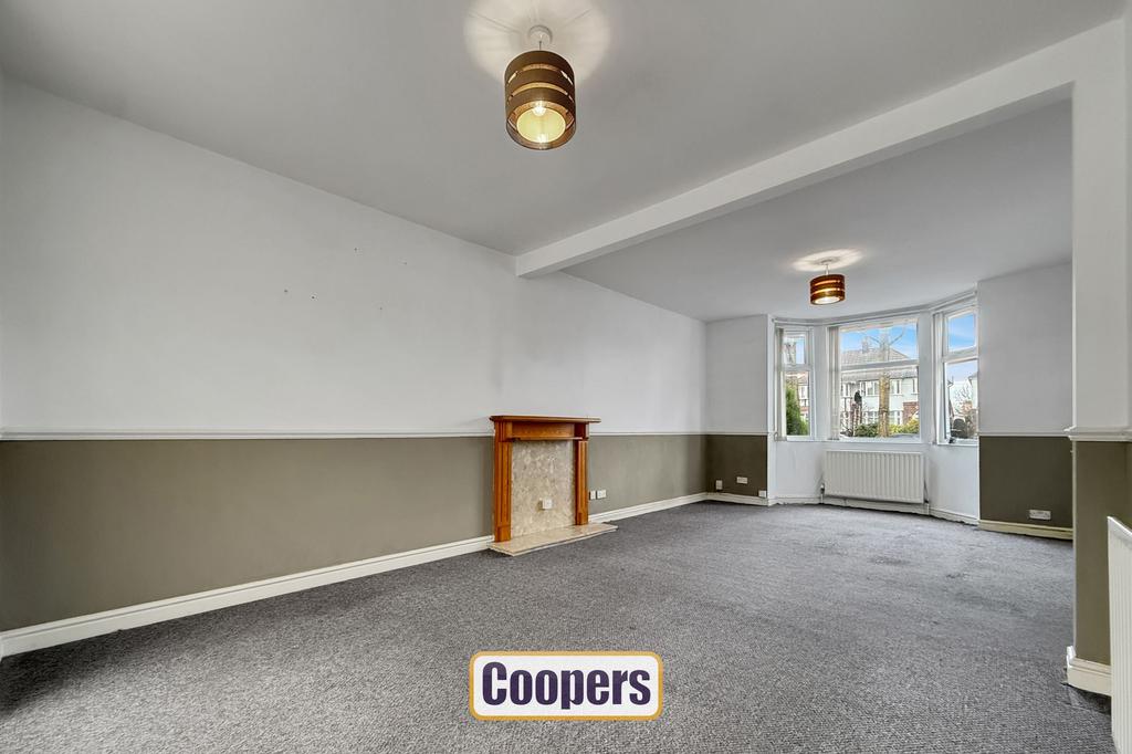 Lounge/Dining Room