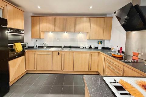 2 bedroom flat to rent, Channel Way, Southampton, SO14