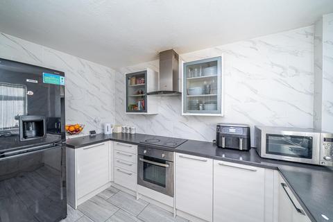 2 bedroom flat for sale, Devon Green, Cannock WS11