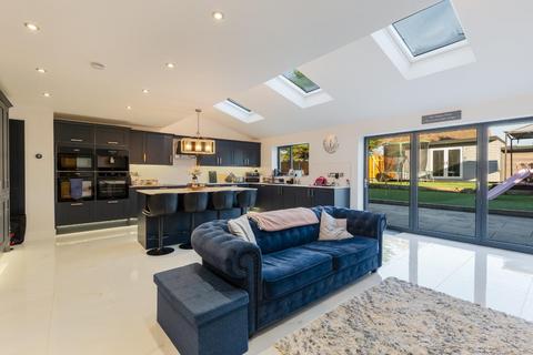 4 bedroom terraced house for sale, Queensway, Royal Leamington Spa