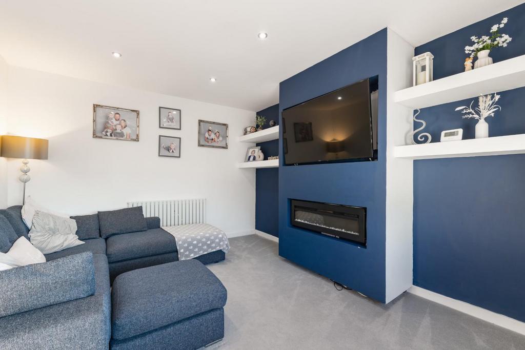 Lounge-3.jpg