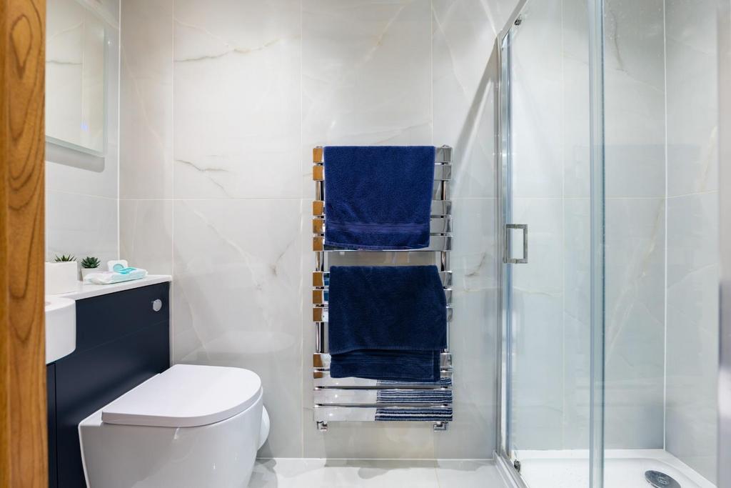 Shower room-1.jpg