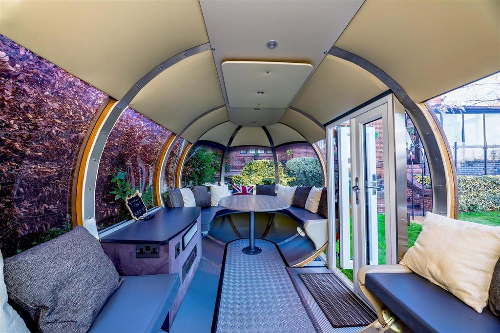 Gareden pod interior SAPL3906-20251125-Dx O Deep PRI