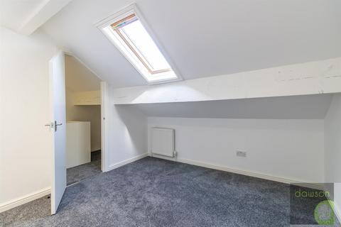2 bedroom terraced house to rent, Oak Street, Elland