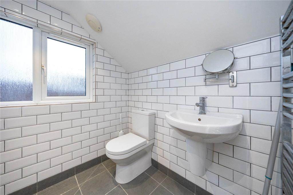 Loft Room En Suite