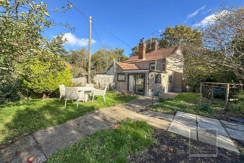 2 bedroom semi-detached house for sale, Bacton Road, North Walsham NR28