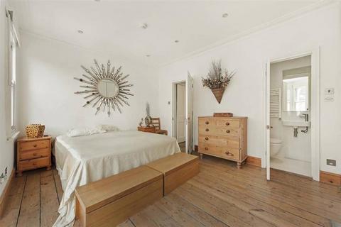 undefined, Greyhound road, Kensal Green, London, NW10