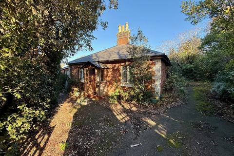 undefined, 42 Worsley Road, Cowes, Isle Of Wight, PO31 8JW